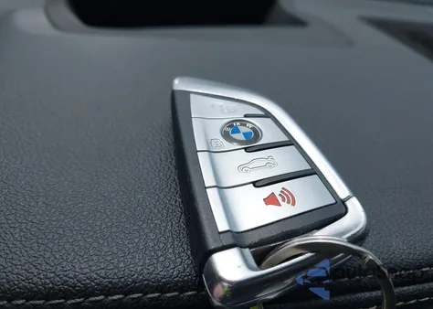 2020 BMW X7 xDrive40I z USA, uszkodzony, nr VIN 5UXCW2C00L9B58830